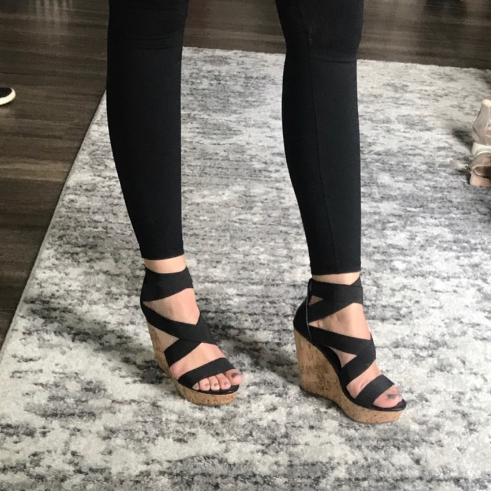 Black Strappy Steve Madden wedges. 4”